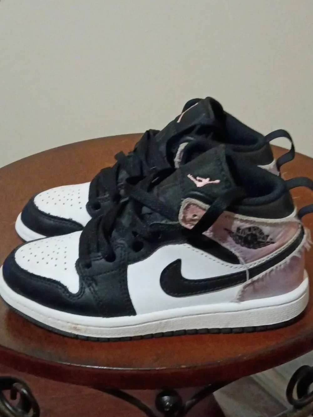 NIKE JORDAN 1 MID SE (PS) ZEN MASTER BLACK-BLEACHED CORAL DM6215-001 SIZE 12C